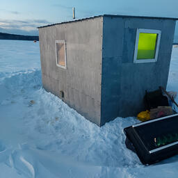 На озерах Челябинской области стали часто размещать так называемые рыбацкие домики. Фото пресс-службы Нижнеобского теруправления Росрыболовства